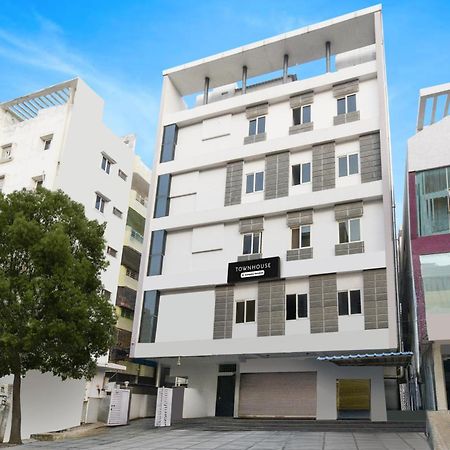 Super Townhouse Alwal Road Hotell Trimulgherry Eksteriør bilde
