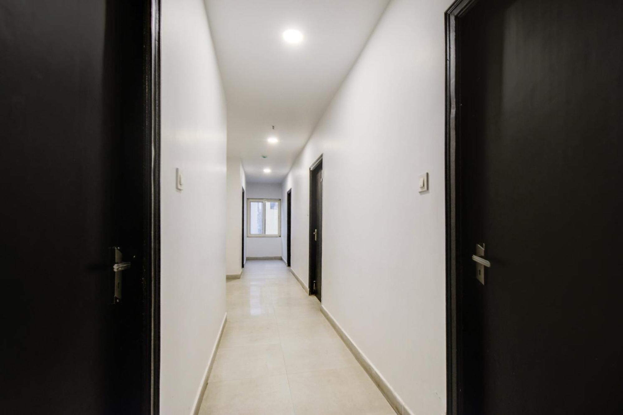 Super Townhouse Alwal Road Hotell Trimulgherry Eksteriør bilde