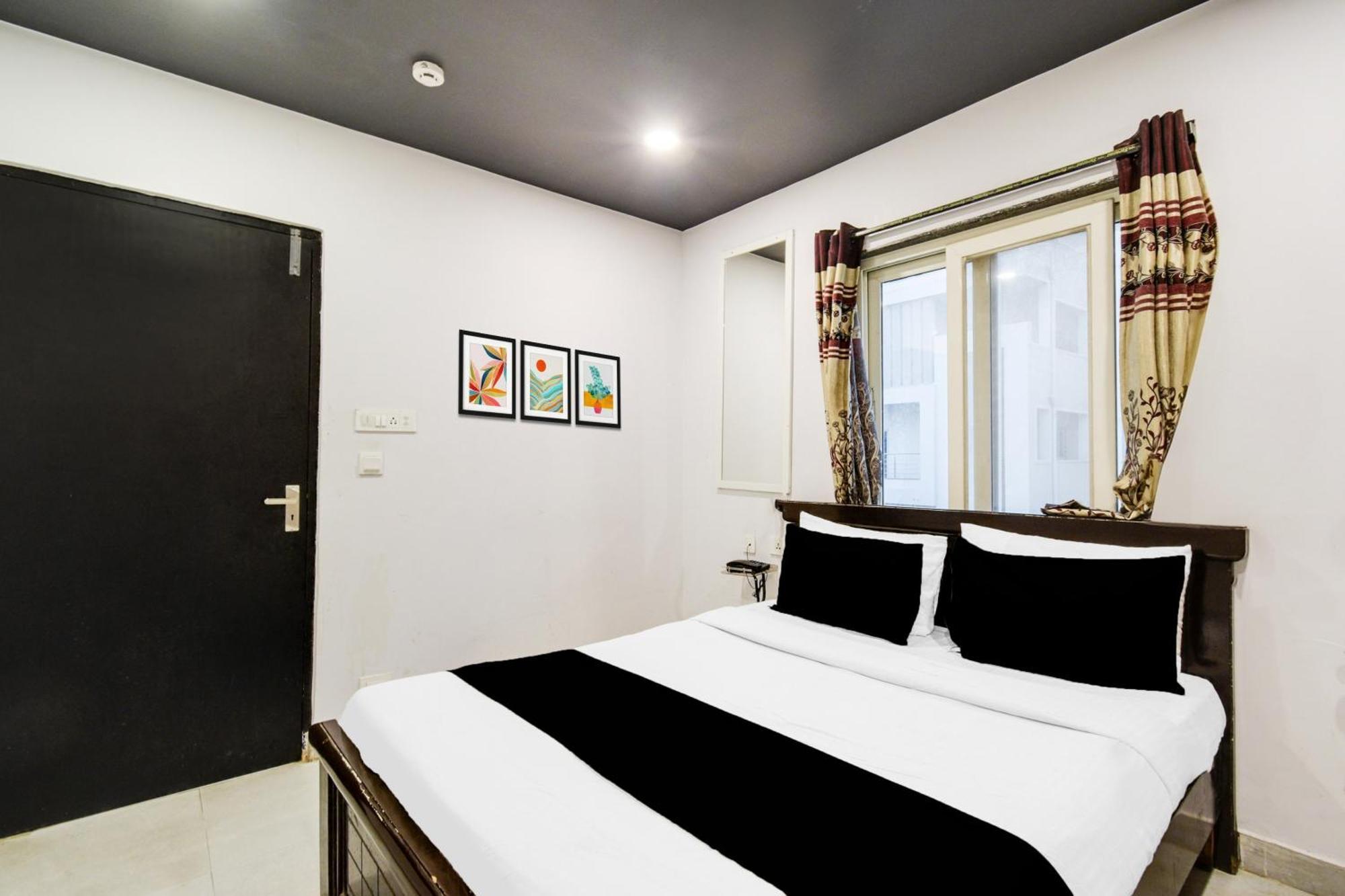Super Townhouse Alwal Road Hotell Trimulgherry Eksteriør bilde