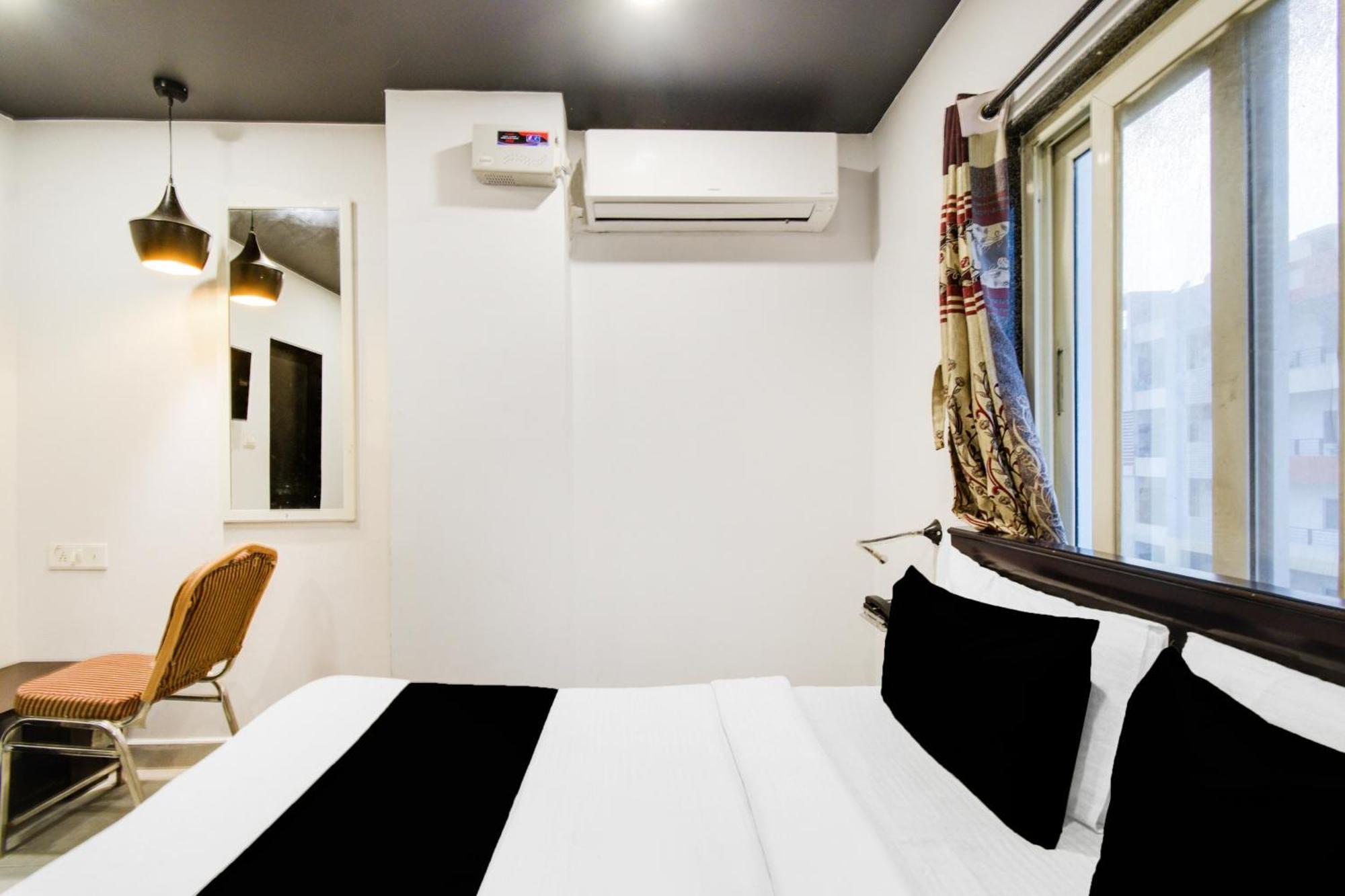 Super Townhouse Alwal Road Hotell Trimulgherry Eksteriør bilde